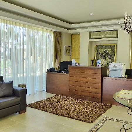 מלון Sofia Luxury