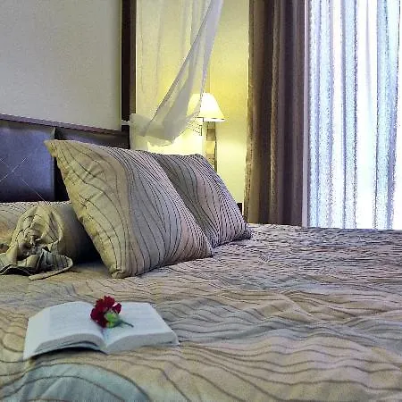 Sofia Luxury מלון